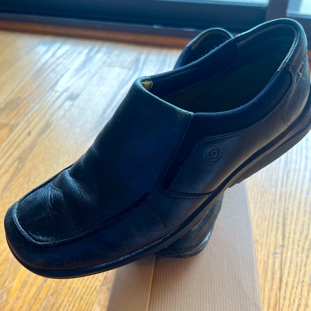 Rockport Black Leather Flats Sleek Minimalist Design